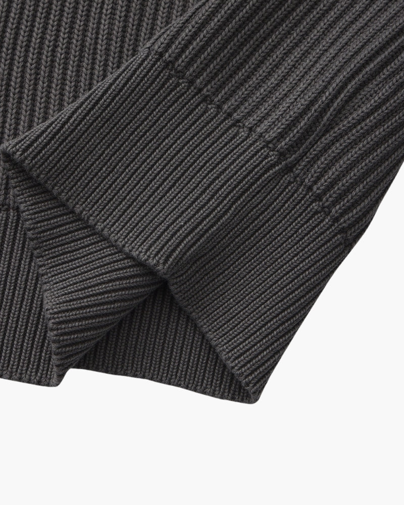 Gerippter Rundhalsausschnitt