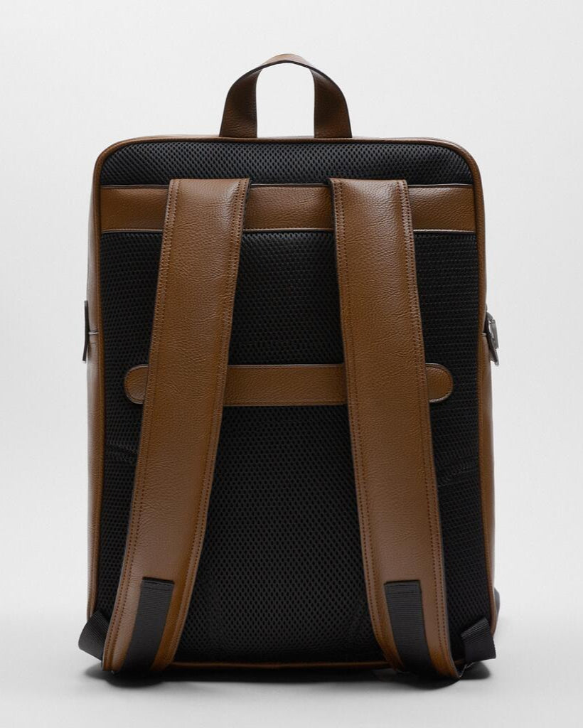 Minimal Tour Lederrucksack