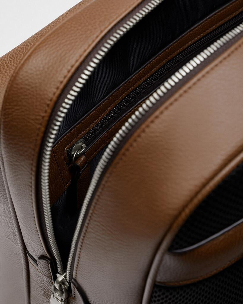 Minimal Tour Lederrucksack